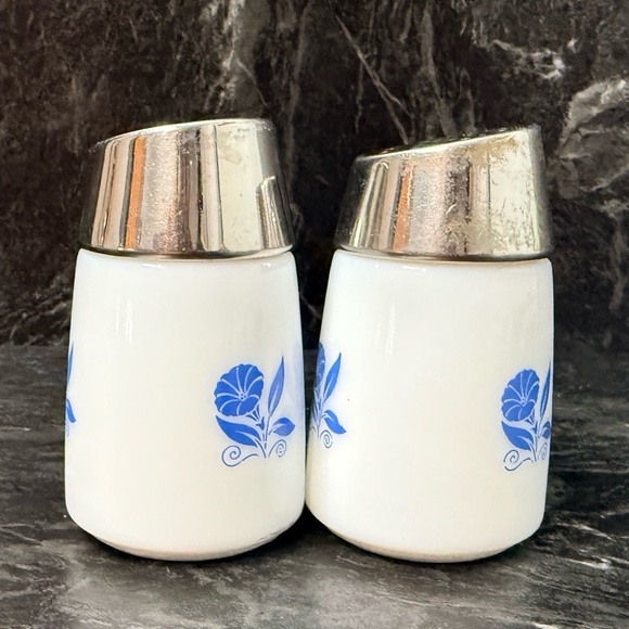 DISPENSERS INC. Salt & Pepper Shakers - Picture 4 of 12